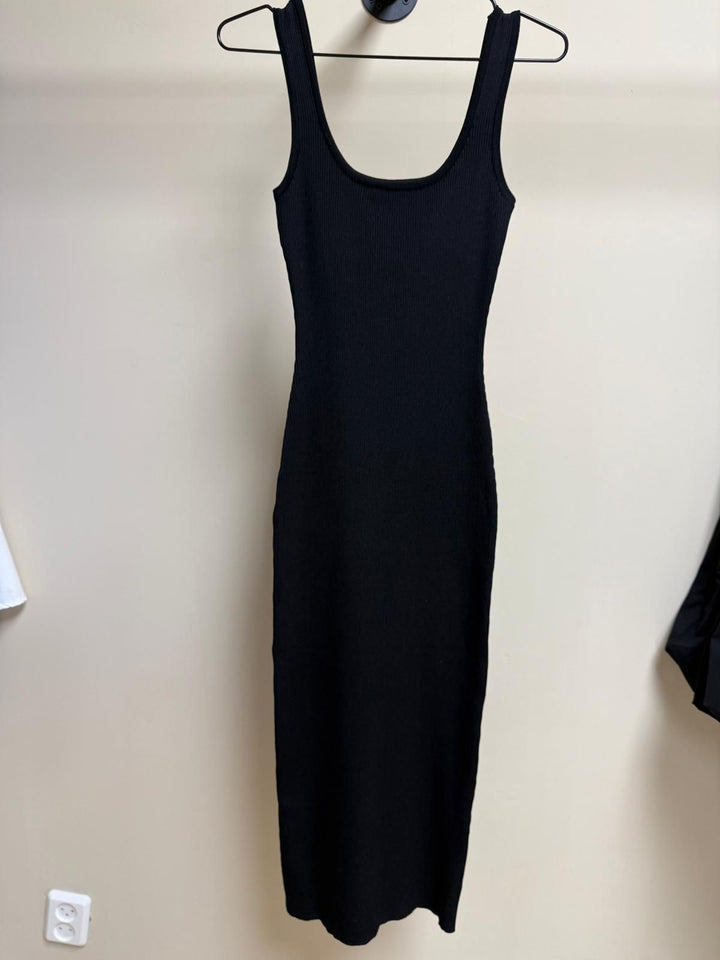 Long Black Dresses
